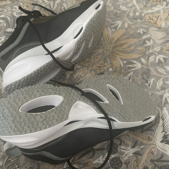 NIKE WOMENS SPARK SIZE 5.5 - Picture 3 of 4